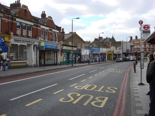 Tooting bec lido is famous for