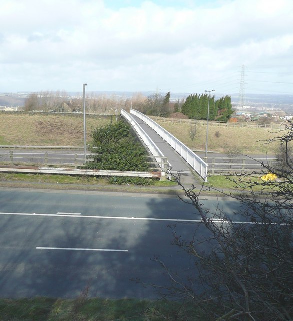 Footbridge over the M62, New Hey Road, Fixby