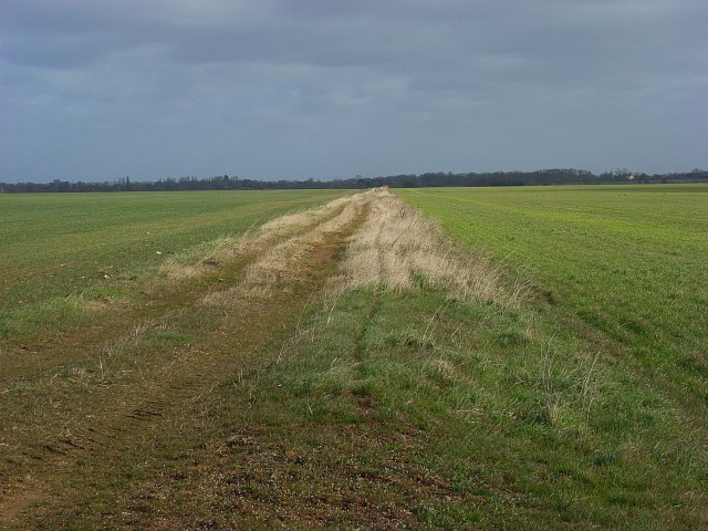 Former runway, RAF Mount Farm © Andrew Smith :: Geograph Britain and ...