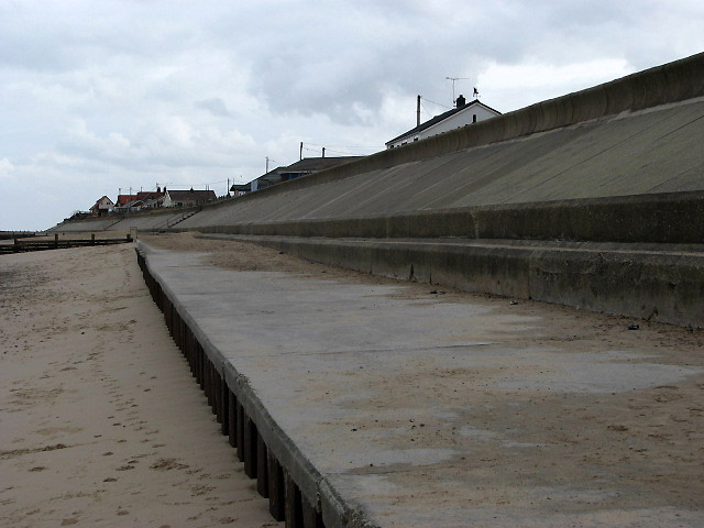 View along the sea wall © Evelyn Simak cc-by-sa/2.0 :: Geograph Britain ...