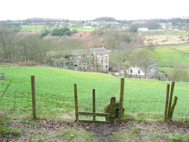 Stile and path to Gatehead, Stainland