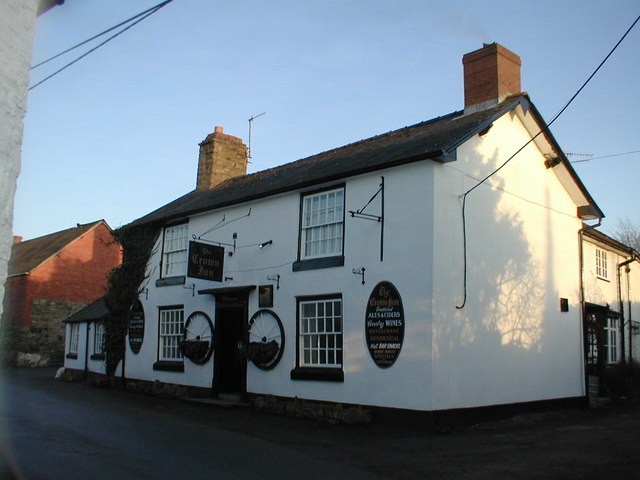 The Crown Inn © Row17 :: Geograph Britain and Ireland