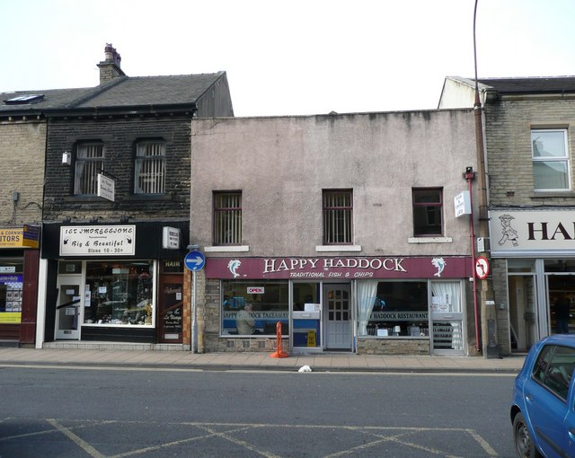 21 To 27 Bradford Road, Brighouse © Humphrey Bolton Cc-by-sa/2.0 ...