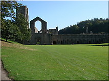 SE2768 : Fountains Abbey by David