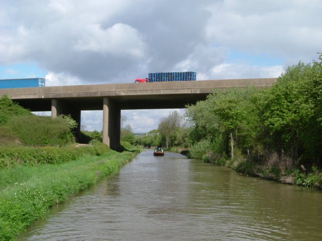M6 bridge over the Oxford Canal
