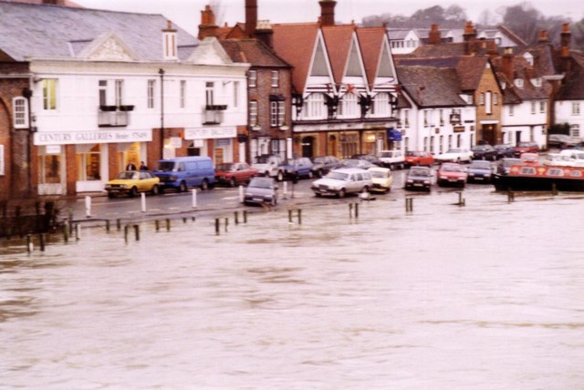 Thames side in flood in the 1980's