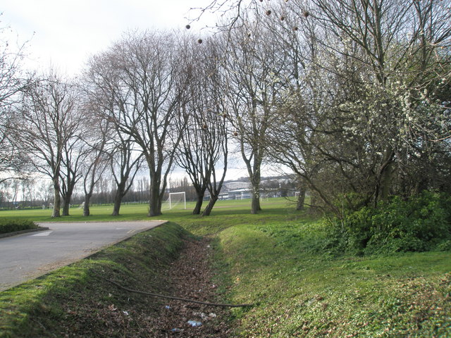 Ditch between The Inland Revenue and King George the Fifth Rec, Cosham