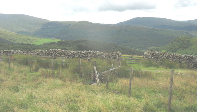Mountain wall above Cwm Mynach