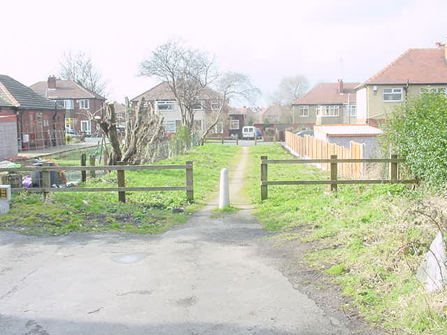 End of Hollyshaw Walk, formerly Green Lane