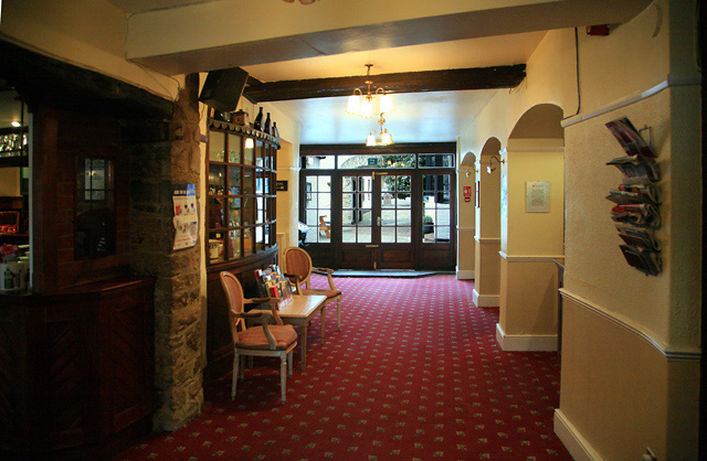 The Crown Hotel, Brackley: entrance hall