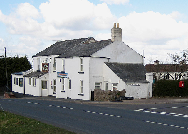 Mount Pleasant Pub, Cinderford © Pauline E :: Geograph Britain And Ireland