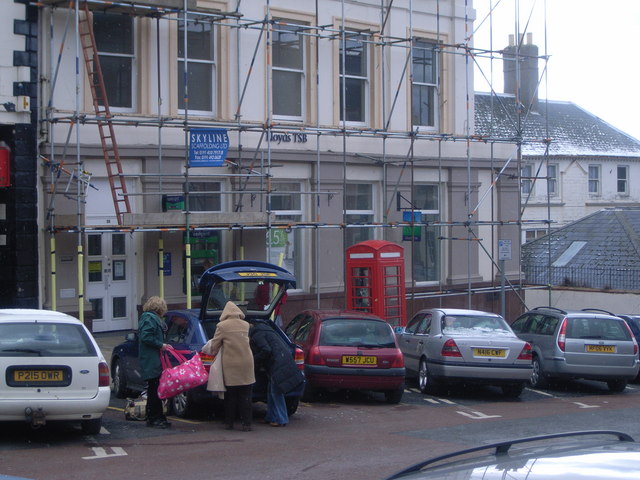 Lloyds-TSB, Hide Hill