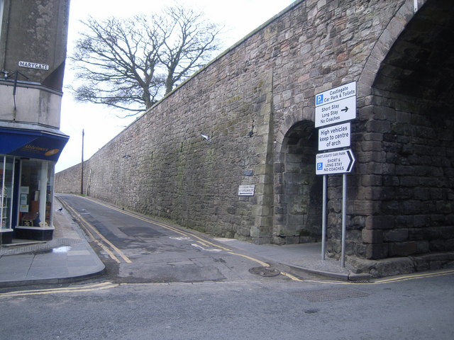 Junction of Castlegate & city wall