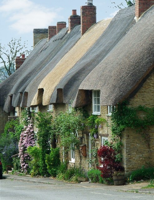 Thatched cottages in High Street Upper Heyford