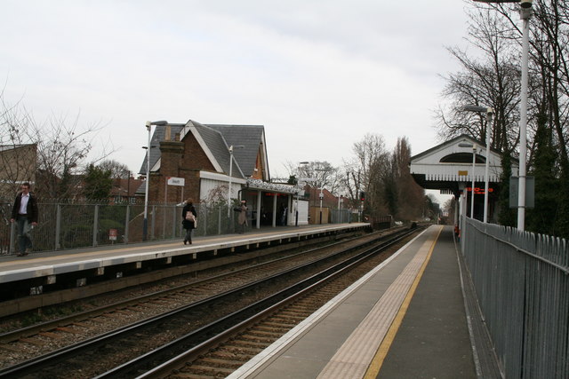 Isleworth station © Dr Neil Clifton :: Geograph Britain and Ireland