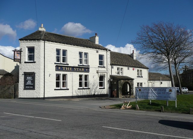 The Star Inn, Roberttown, Liversedge © Humphrey Bolton cc-by-sa/2.0 ...