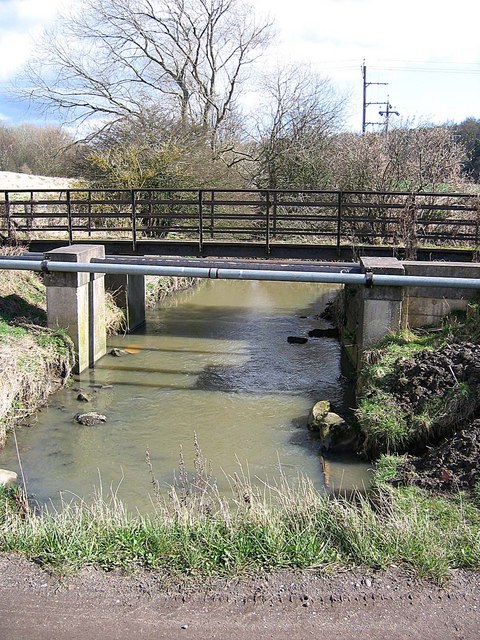 Footbridge over Old Durham Beck © Roger Smith cc-by-sa/2.0 :: Geograph ...