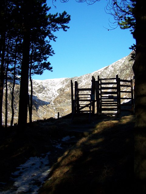 Stile and Kissing Gate at Corrie Fee