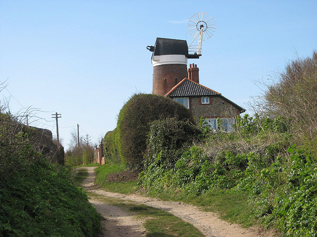 Track past Weybourne Mill