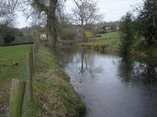 The pond at Stoke Court © Row17 cc-by-sa/2.0 :: Geograph Britain and ...