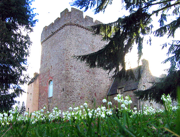 Drum castle