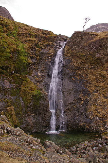 Waterfall on Newlands Beck © Ian Capper cc-by-sa/2.0 :: Geograph ...