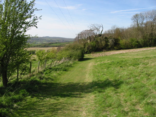 Looking NW along the Stour Valley Walk © Nick Smith cc-by-sa/2.0 ...