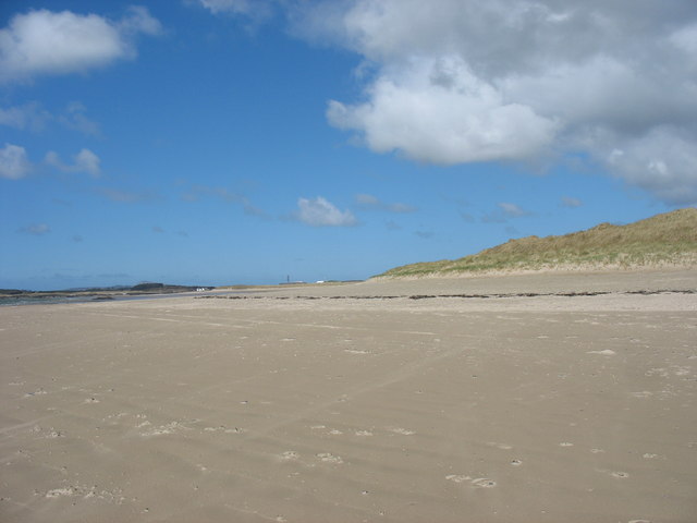 Traeth Cymyran - a sloping beach below... © Eric Jones :: Geograph ...