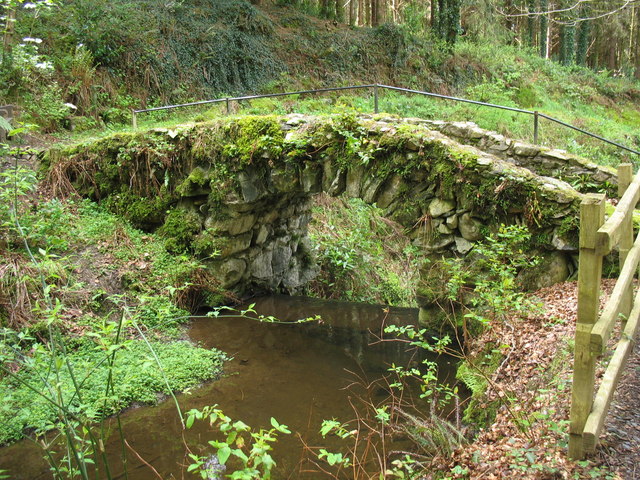 Arched bridge below the Hermitage