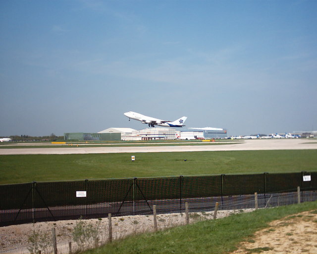 747 Taking Off