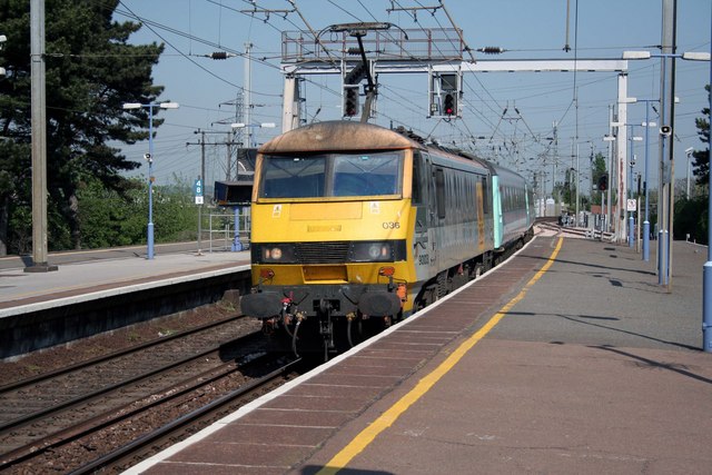 London Liverpool Street service arrives... © roger geach cc-by-sa/2.0 ...