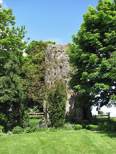 The ruined tower of (old) St Edmund's church
