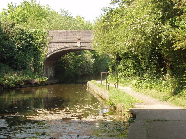 Grand Union bridge 195, old Stockley... © David Hawgood :: Geograph ...