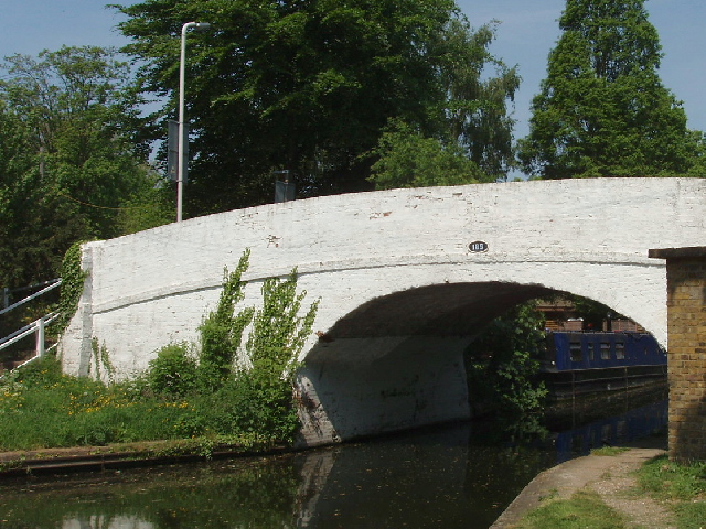 Grand Union Canal bridge 189 - Benbow Waye