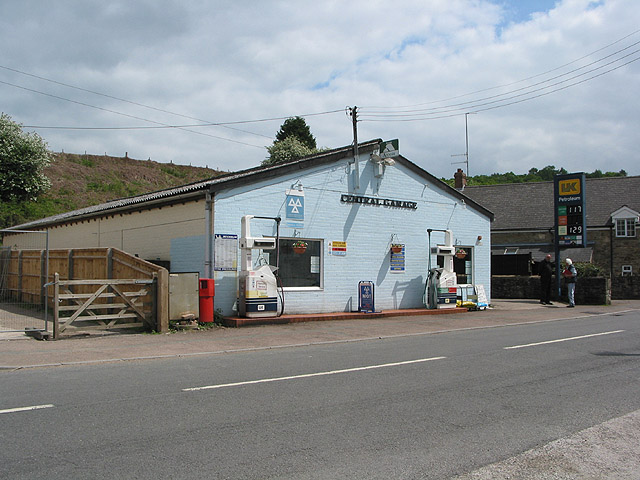 Central Garage, Parkend © Pauline E :: Geograph Britain and Ireland