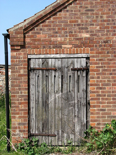 Old Barn Door C Evelyn Simak Geograph Britain And Ireland