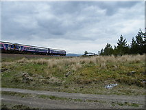 NN4150 : Train heading north to Rannoch station by Alan Stewart