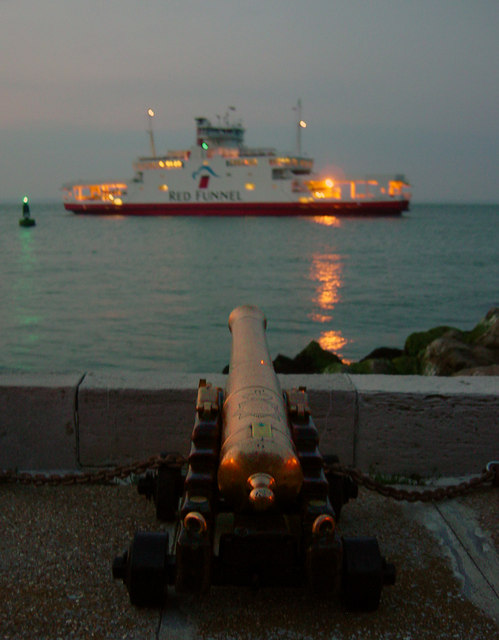 Royal Yacht Squadron starting cannon