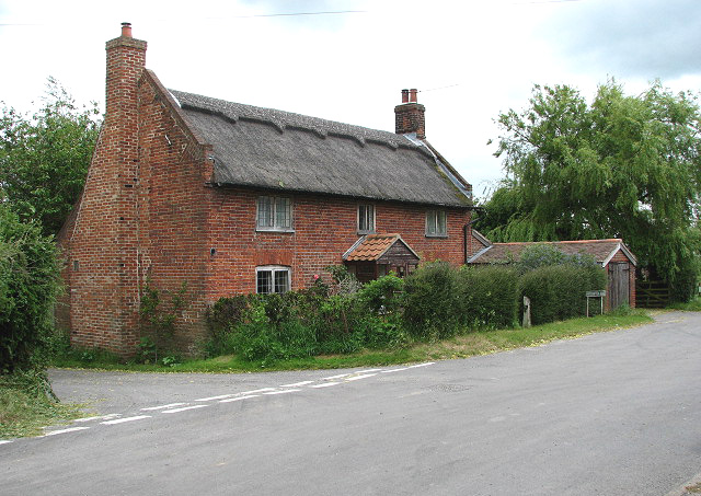 Red Brick Cottage With Thatched Roof C Evelyn Simak Geograph