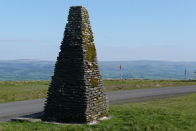 Mabioin Way monument © Graham Horn :: Geograph Britain and Ireland