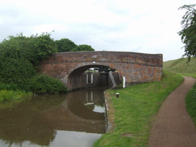 Worcester & Birmingham Canal - Bridge 54