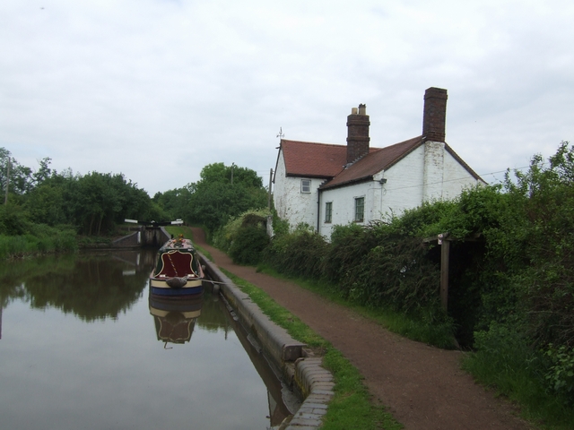 Lock keeper's cottage between Lock 45 and 46