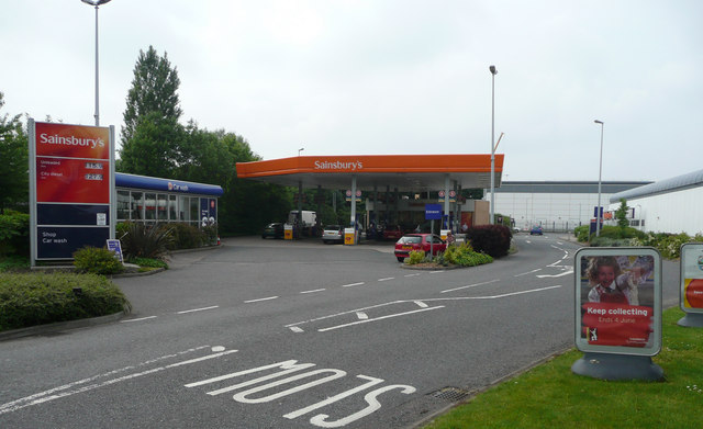 Filling station © Jonathan Billinger cc-by-sa/2.0 :: Geograph Britain ...