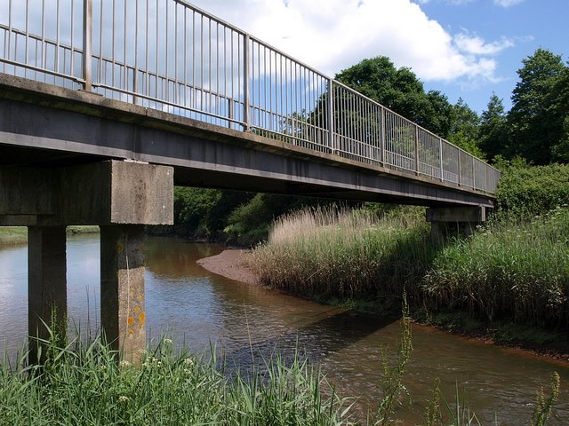Footbridge over mouth of Aller Brook