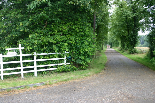 Approach lane to Woodleys