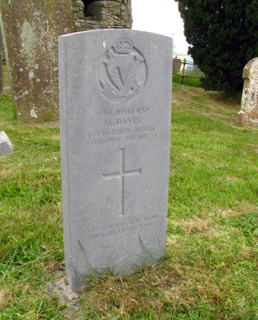 Grave of Rifleman M. Davis, Drumbo... © Rossographer cc-by-sa/2.0 ...