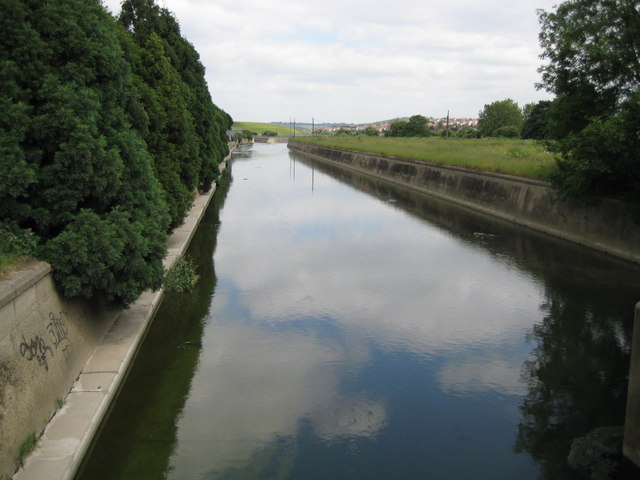 River lea. Река ли Ирландия. Есть ли реки в Шамкире.