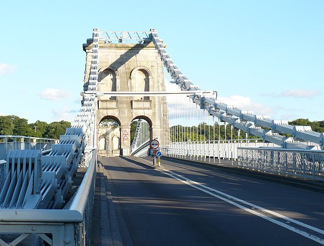 Pont y Borth/Menai Bridge