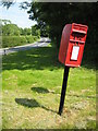 Post box at Grafton Flyford