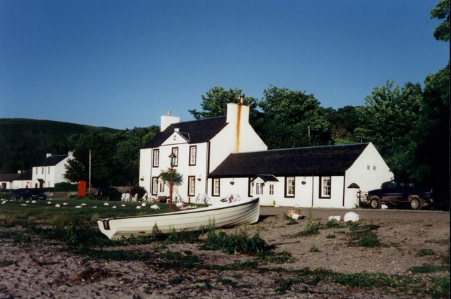 The Oystercatcher Pub, Otter Ferry © Elliott Simpson cc-by-sa/2.0 ...